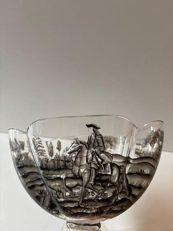 Kom op een voet - Glas - Boheemse schaal, Antiek en Kunst