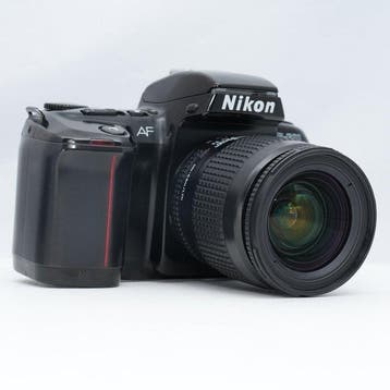 Nikon F-601 Quartz Date with AF Nikkor 28-80mm f/3.5-5.6D, Nieuw