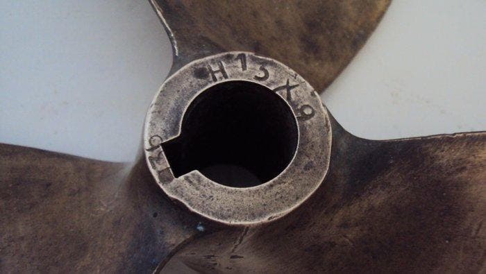 Objets maritimes - Bronze patiné- hélice de bateaux, Antiquités & Art, Curiosités & Brocante