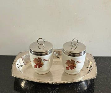Royal Worcester - Eierdopje (3) - Porselein, Antiek en Kunst