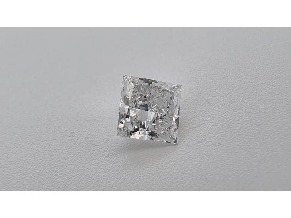 Veiling - Diamant princess 0.7 crt ( IGI gecertificeerd ), Bijoux, Sacs & Beauté, Pierres précieuses
