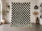 Tapis Beni Ouarain blan et noir - Artisanat Berbère du Maroc, Maison & Meubles