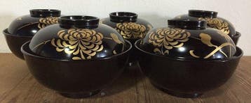 Set of 5 Vintage Japanese Lacquerware Bowls with Lids - Gold