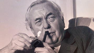 Harold Wilson In the House of Commons hand signes - Bill