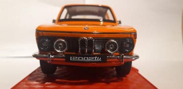 1:18 - Voiture miniature - BMW 2002 tii