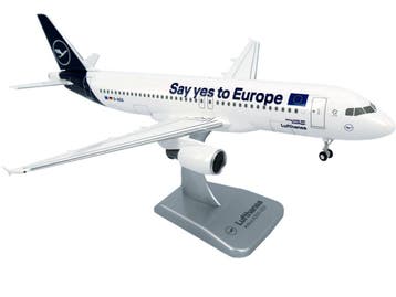 Schaal 1:200 Limox Wings LW200DLH011 MD-11F Lufthansa Car..., Ophalen of Verzenden, Nieuw, Overige typen, Analoog
