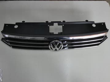 Grill VOLKSWAGEN Passat B-8 highline voor facelift, Auto-onderdelen, Verzenden, Gebruikt