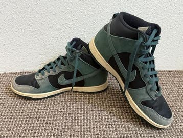 Veiling - Nike Dunk High Premium Faded Spruce – maat 44, Nieuw