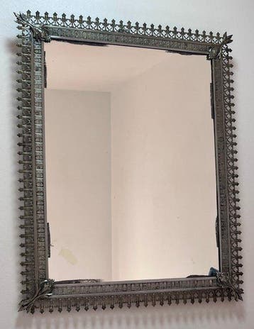 Miroir mural - Laiton argenté - 60 × 70 cm, années 1930-40