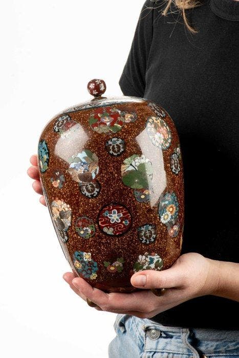 Vase - Émail, Un vase potiche cloisonné, travaillé avec des, Antiquités & Art, Antiquités | Autres Antiquités