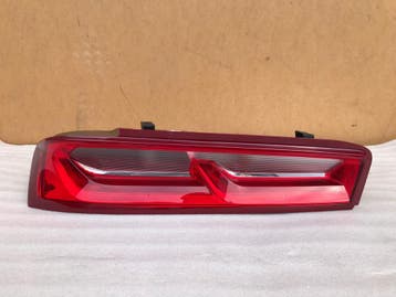 Chevrolet Camaro LT 2016-2018 linker achterlicht, Verzenden, Gebruikt