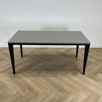 Vitra Nexus designtafel 150x75 cm, grijs - zwart