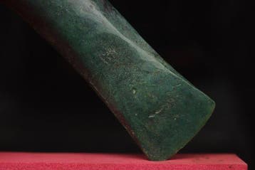 Âge du bronze - (Culture des Champs-durnes) - à douille