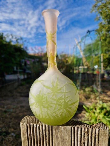 Emile Gallé - Vase - Verre - Vase soliflore signé, Antiquités & Art