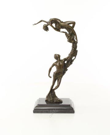 sculptuur, Refined Bronze Sculpture of a Young Couple in Art