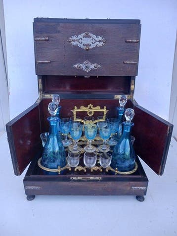 Armoire cave à liqueurs cristal et verre époque Napoléon III, Antiquités & Art