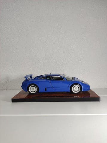 Bburago - Model sportwagen (2) - Bugatti EB 110 1:18 Ed.