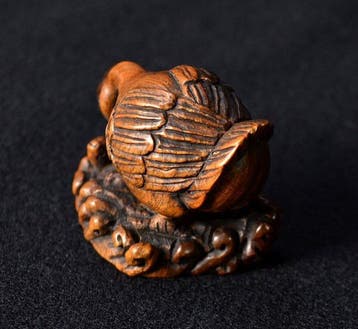 Beau netsuke japonais en bois, ancien et de grande qualité -, Antiquités & Art