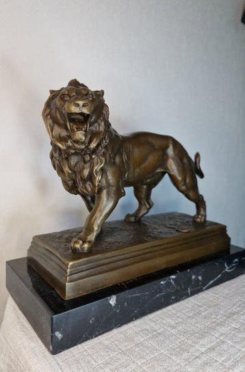 Charles Valton (1826-1897) - Beeld, Brullende Bronzen leeuw
