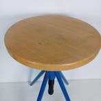 Tabouret - Métal poudré avec assise en bois massif et