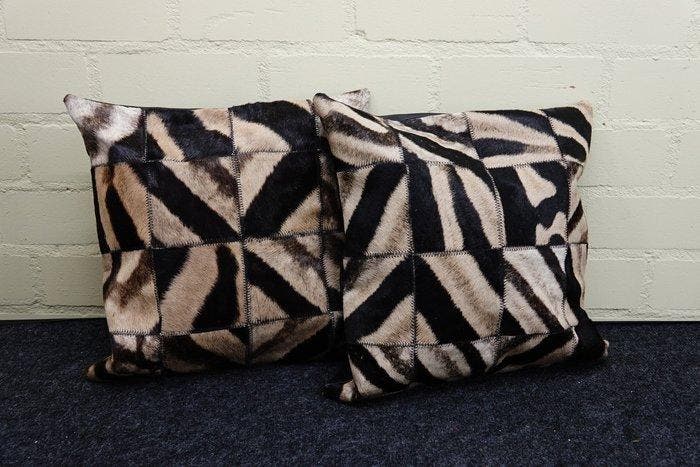 real zebra hide Cushion covers - Kussen (2), Collections, Collections Animaux