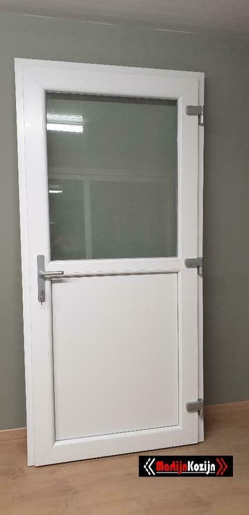 Deur 98x204 antraciet houtnerf voor garage, schuur in stock, Kunststof, 80 tot 100 cm, Nieuw, Ophalen of Verzenden