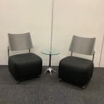 Complete set van 2 design stoelen + design tafel, Harri