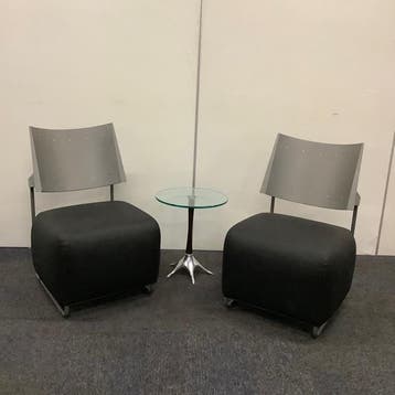Complete set van 2 design stoelen + design tafel, Harri, Huis en Inrichting, Stoelen, Gebruikt, Zwart