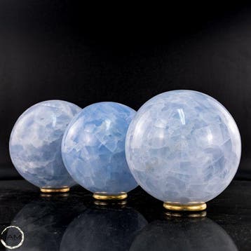 Blauwe calciet-bolletjesset – Drie harmonieuze