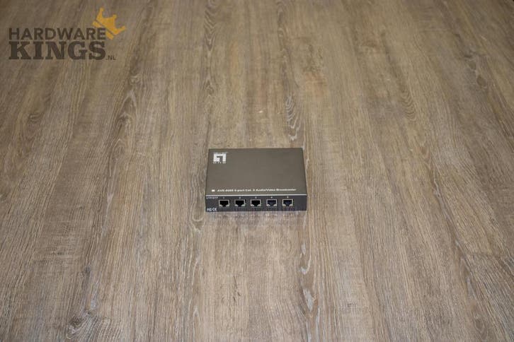 LevelOne AVE-9205 5-poorts cat.5 audio/video-transmitter, Audio, Tv en Foto, Professionele apparaten, Zo goed als nieuw, Ophalen of Verzenden