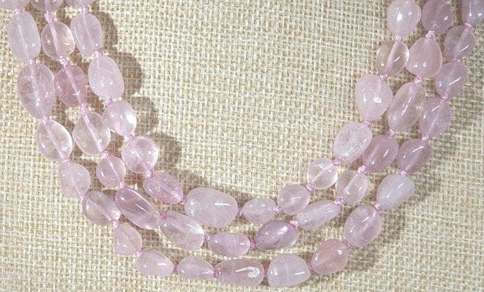 Natuurlijk roze kwarts uit Madagaskar - Hoop en goddelijke, Antiek en Kunst, Antiek | Boeken en Manuscripten