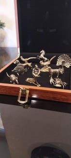 Messensteun (12) - animaux différents - Metaal -