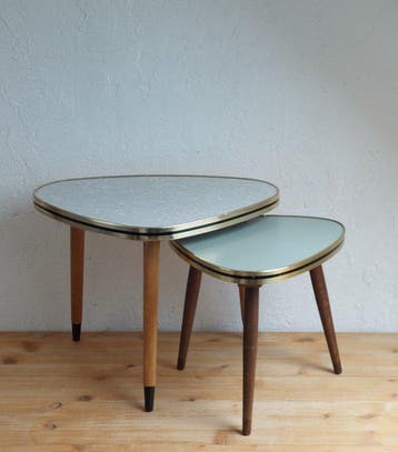 Table dappoint - Bois, Formica, Laiton - Deux petites, Antiquités & Art
