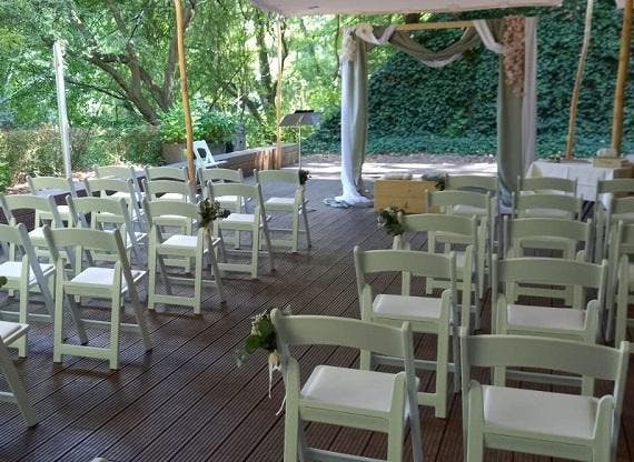 verhuur ceremonie stoelen/wedding chairs /conferentie stoel, Hobby & Loisirs créatifs, Articles de fête | Location, Envoi