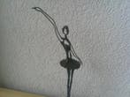 Beeldje - MODERNE SIERLIJKE BALLERINA - Verguld brons