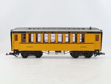 LGB G - 3082 - Wagon de passagers pour trains miniatures (1)