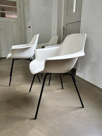 Maisons du Monde - Pierre Guariche - Stoel (4) - Vampire -