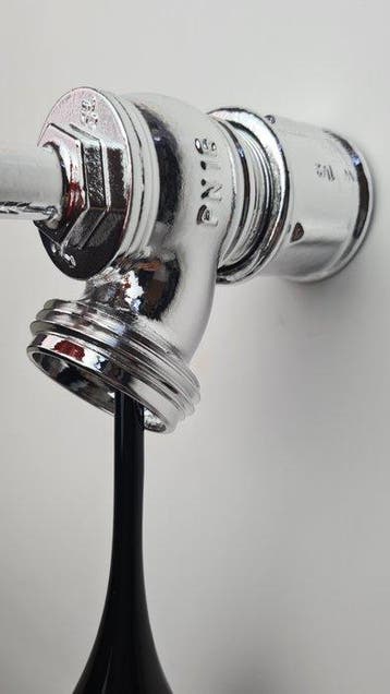 Santicri (1992) - sculptuur, Running out - 26 cm - Hars -, Nieuw