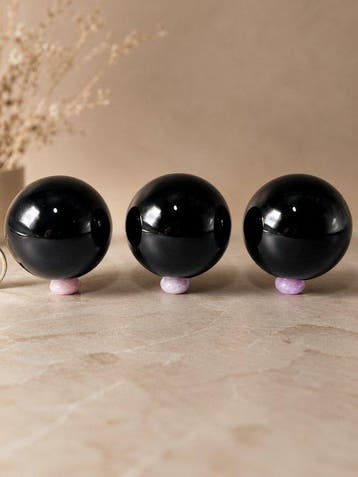 ***NO RESERVE*** Set van 3 zwarte obsidiaan bollen –