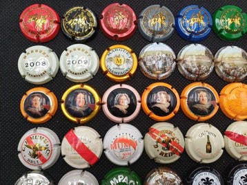 Champagne capsules (84) - Metaal - Verschillende Fransen