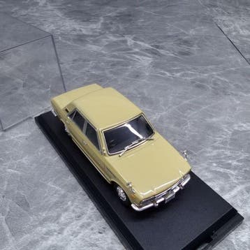 IXO 1:43 - Modelauto - Nissan Laurel (1968), Nieuw
