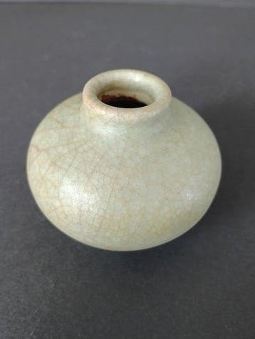 Chinese Longquan Celadon Crackle Miniatuur Pot (Jarlet)