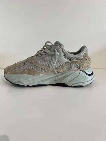 Yeezy - Yeezy Boost 700 - Sneakers - Maat: EU 41