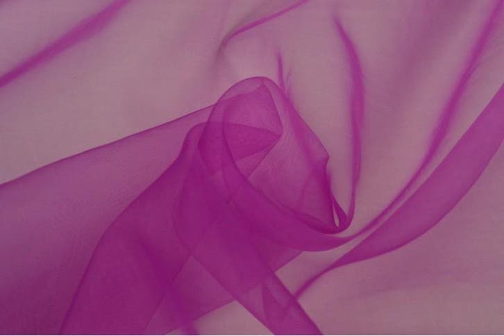 15 meter organza stof - Cassis, Hobby & Loisirs créatifs, Tissus & Chiffons, Envoi