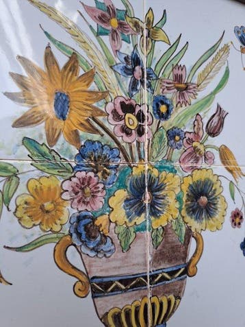 Tegel - Bloemenvaas met vlinders - Westraven - 1980-1990