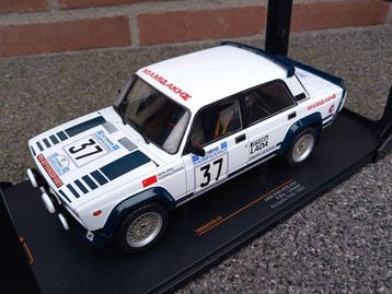IXO 1:18 - Voiture miniature - Lada 2105 VFTS #37 Acropolis