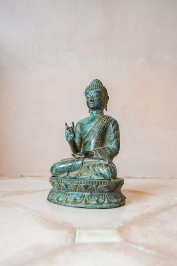 sculptuur, Bronze sculpture of Buddha Vitarka Mudra -
