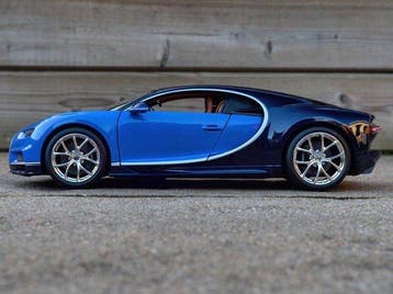 Bburago 1:18 - Modelauto - Bugatti Chiron, Nieuw