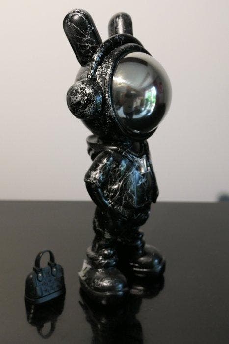 RichART - Astronaute Louis Vuitton en version cool avec, Antiquités & Art, Art | Objets design