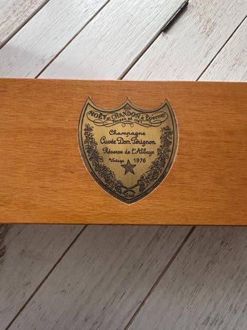 Dom Perignon - Flûte à champagne (2) - Bois - P2 2000 /